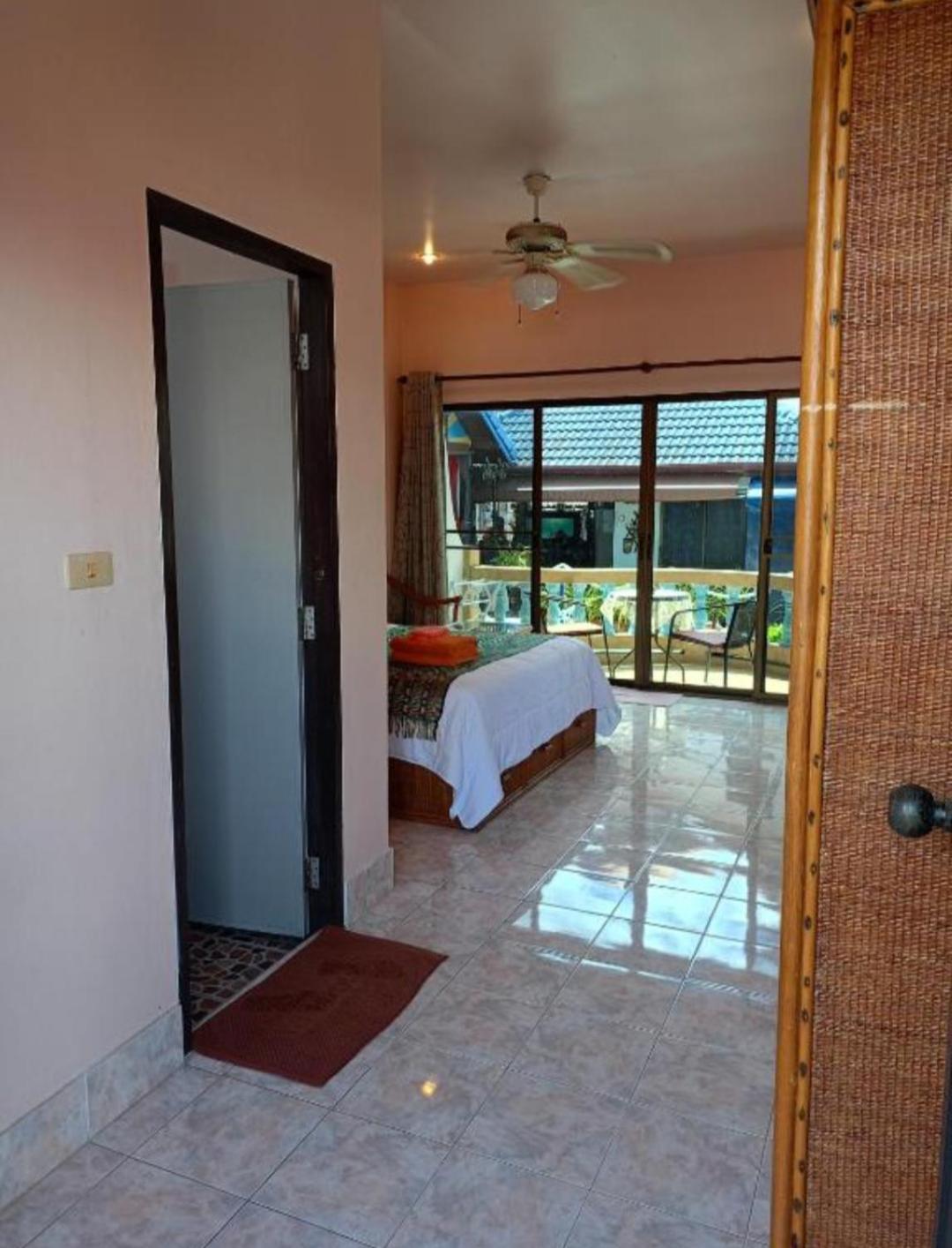 Patong Sunbeach Mansion Eksteriør billede