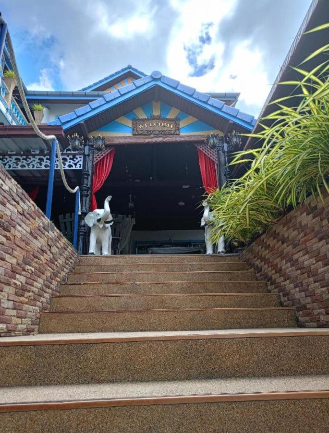 Patong Sunbeach Mansion Eksteriør billede