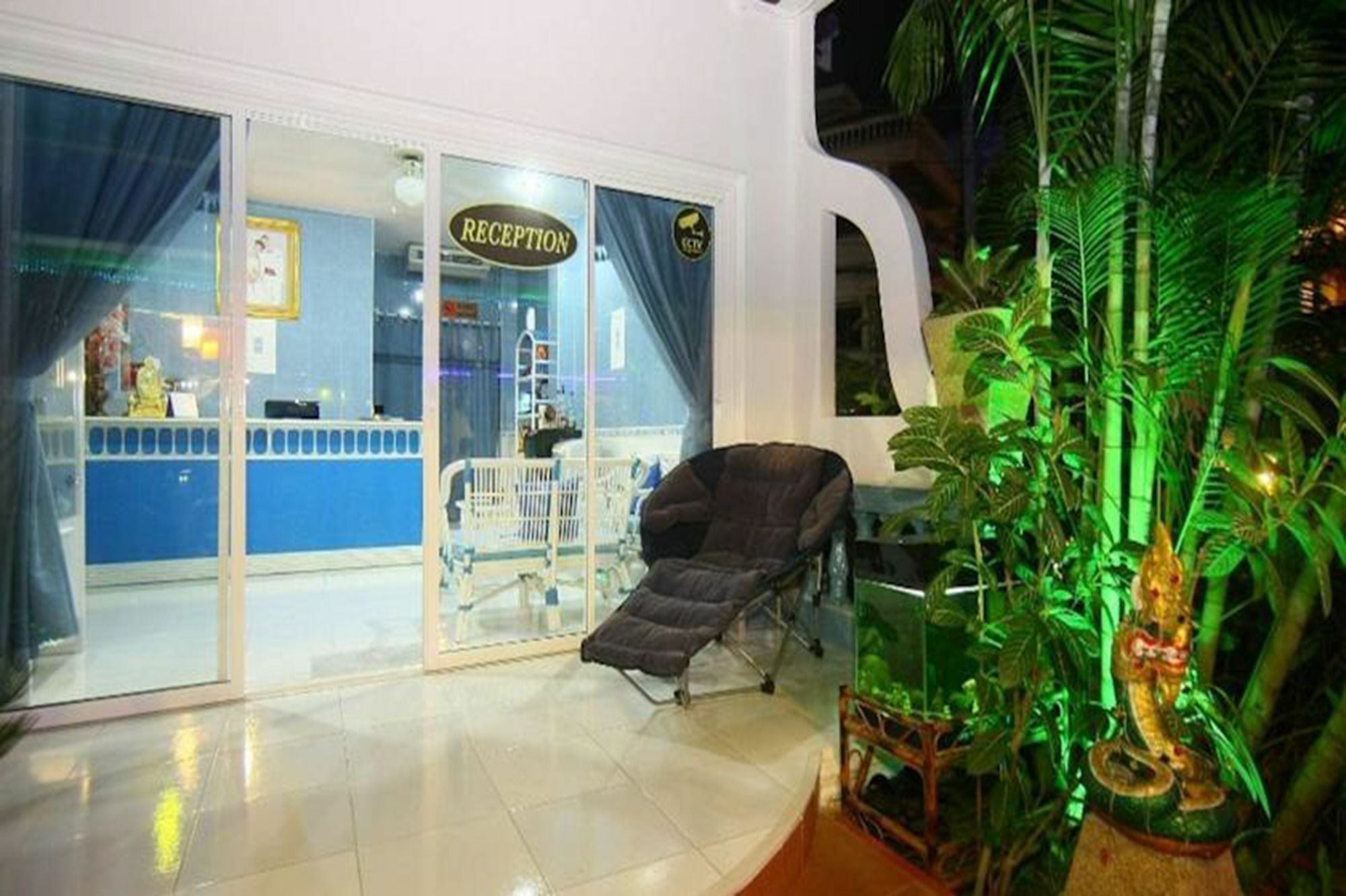 Patong Sunbeach Mansion Eksteriør billede