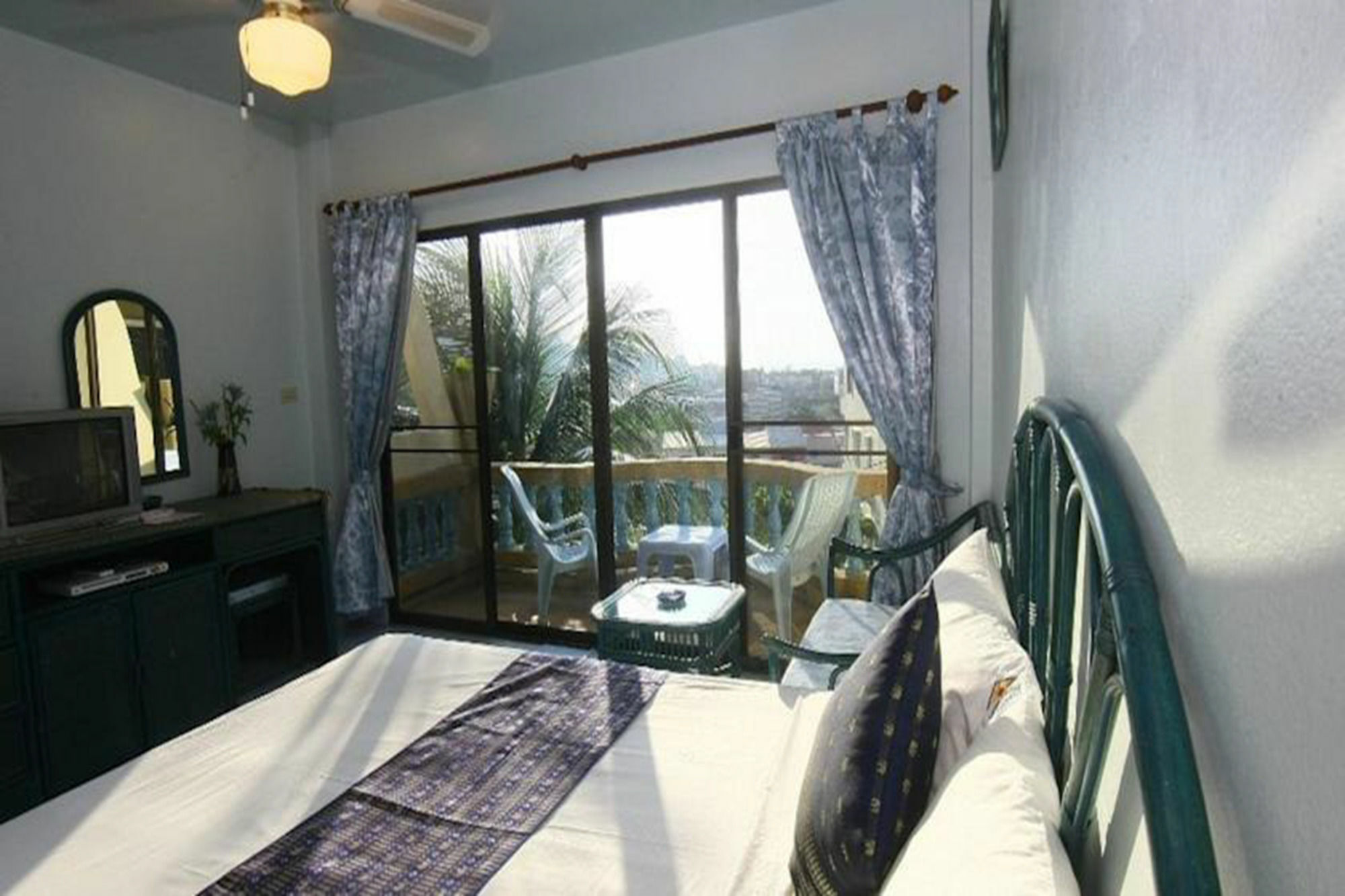 Patong Sunbeach Mansion Eksteriør billede