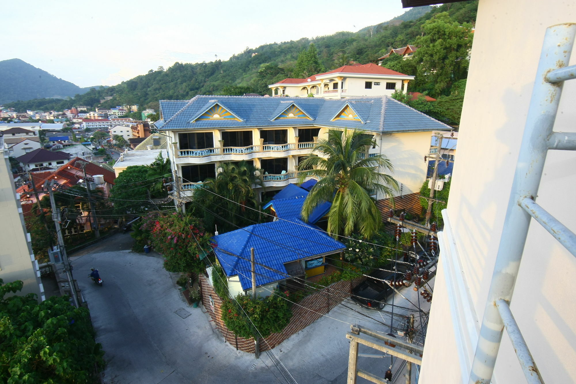 Patong Sunbeach Mansion Eksteriør billede