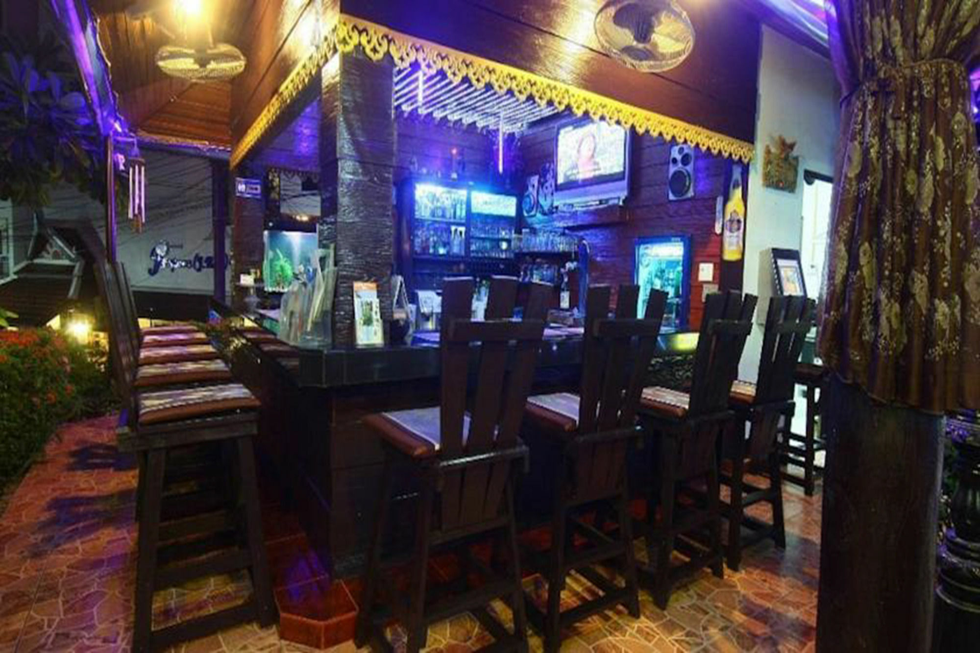Patong Sunbeach Mansion Eksteriør billede